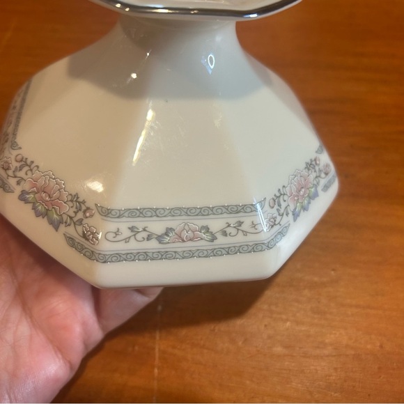 Lenox Charleston Candle Holders. Floral and Cream Cottagecore Grandma - Picture 4 of 10